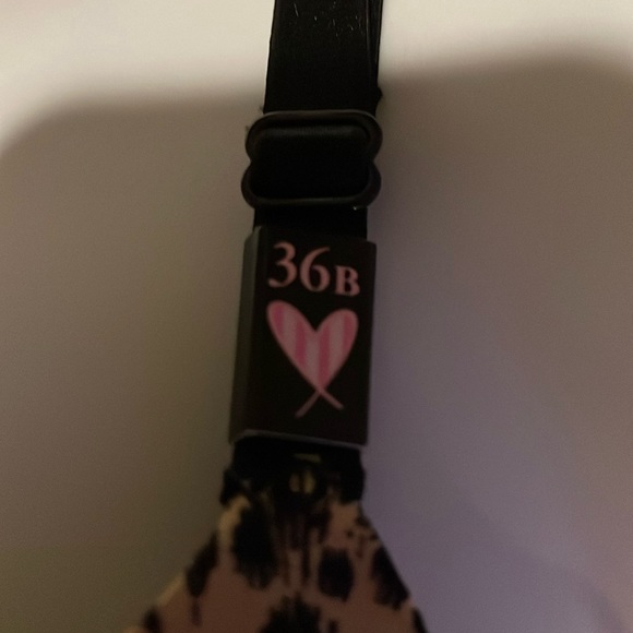 Victoria's Secret Animal Print Demi Cup Underwire Bra - Picture 11 of 16